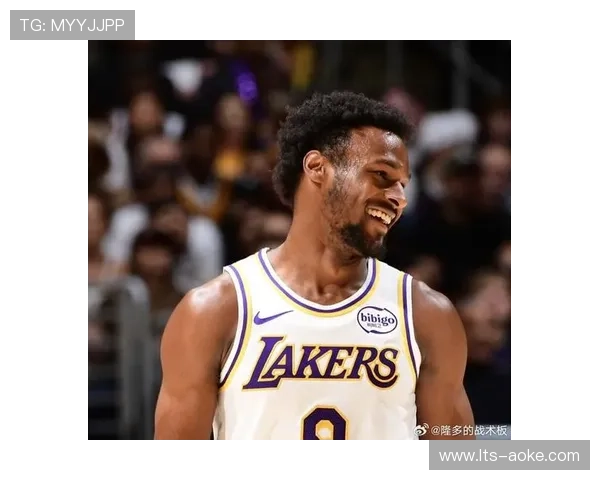 雷迪克谈斯玛特伤情：目前处于每日观察状态